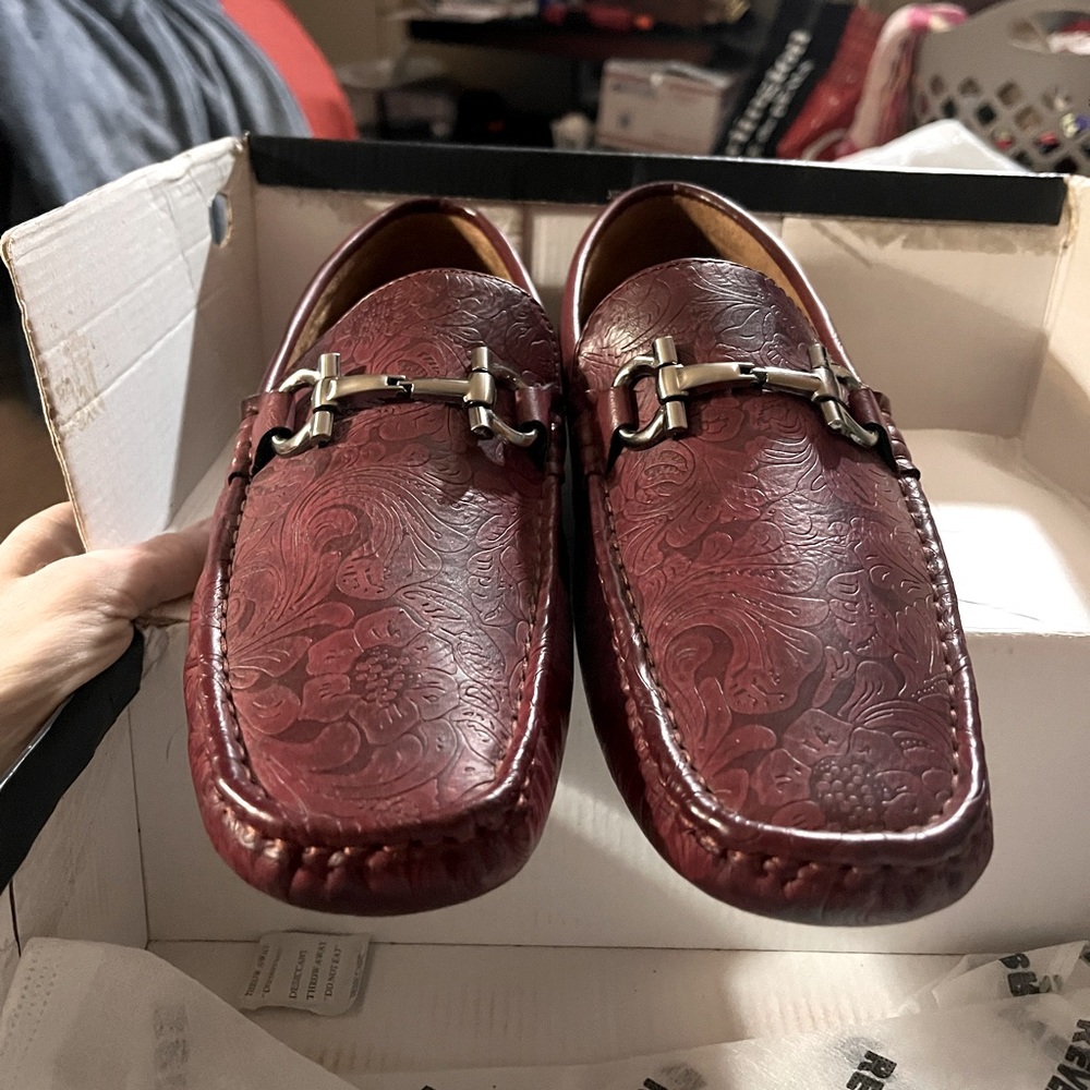 Slightly worn Reverse Burgundy paisley men’s dress shoes